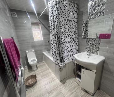 4 bedroom terraced house to rent - Photo 5