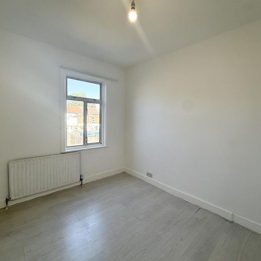 4 Bedroom House - Mid Terrace To Let - Photo 1