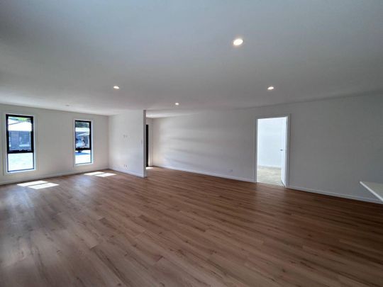 Live in the heart of Deloraine! - Photo 1