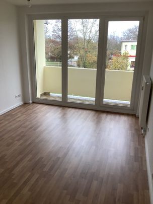 Tolle 3 Raumwohnung mit Balkon! Neu hergerichtet zum 01.09.2024! - Foto 1