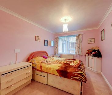 1 bedroom retirement property to rent - Photo 6