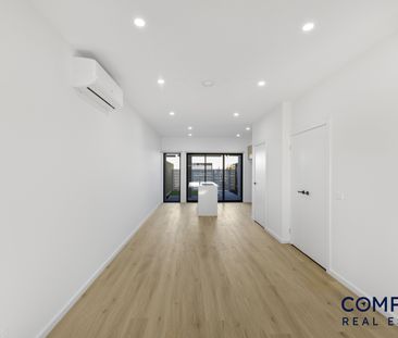 41 Cloverfield Crescent, Wollert VIC 3750 - Townhouse For Rent | Do... - Photo 1