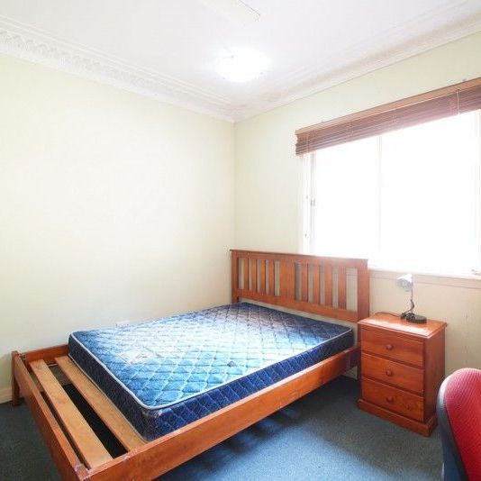 Only wo Bedrooms left, walk to UQ - Photo 1