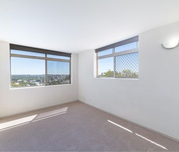 Bright, Light and Views Galore! - Photo 4