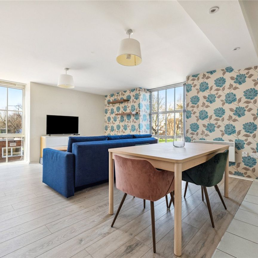 Bazalgette Court, London, W6, London - Photo 1