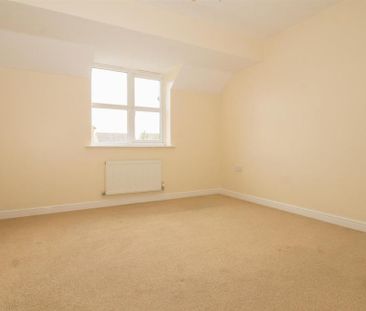 2 bedroom semi-detached house to rent - Photo 5