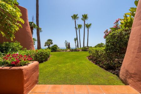 3 bedroom luxury Flat for rent in Estepona, Andalusia - Photo 4