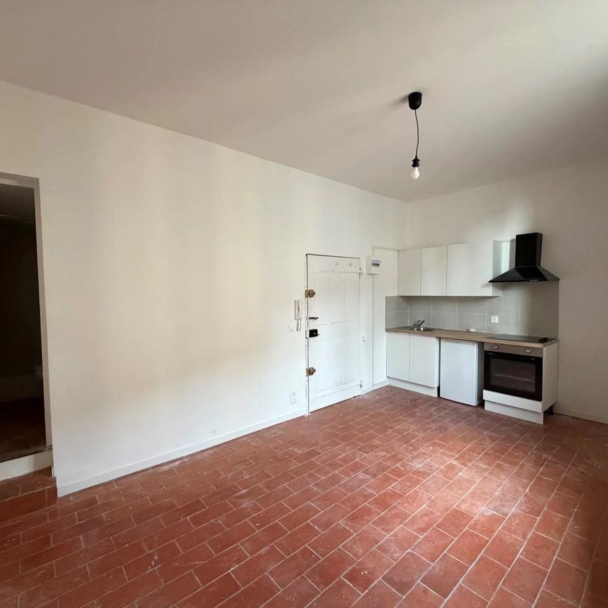 Location Appartement 1 pièce 23m² AIX EN PROVENCE 13100 - Photo 1