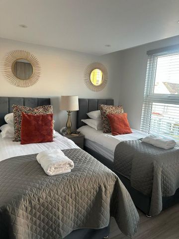 3 bedroom apartment to rent - Photo 2