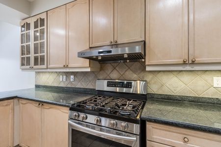 For Lease - 2115 Pinevalley Crescent, Oakville, Ontario - Photo 5