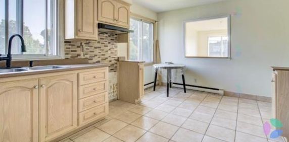 Grand et beau 5 1/2 à louer à Montréal-Nord - Photo 2