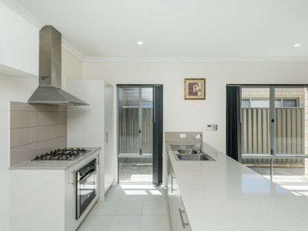 Modern Easy Maintenance Family Home - Photo 2