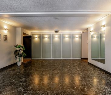 5765 Cote-St-Luc Road, Montréal, QC - Photo 3