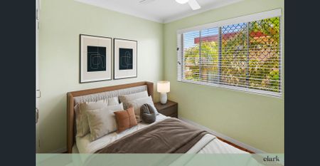 Light, Modern & Positioned for Absolute Convenience - Photo 4