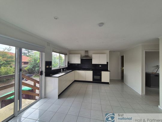 4 Heywood Grove, Endeavour Hills - Photo 1