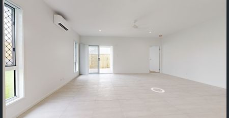 BRAND NEW 4-bedroom beautiful home in Calamvale awaits! Available NOW. - Photo 2
