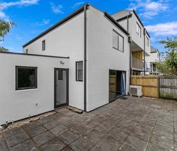 Low maintenance on the city fringe - Photo 5