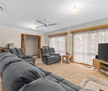 Beautifully Presented Home in Prime Location - Photo 1