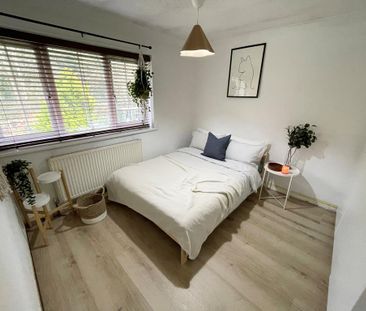 3 bedroom semi-detached house to rent - Photo 5