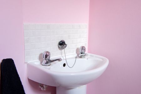 3 Bed Terraced House, Madden Close, NG5 - Photo 5