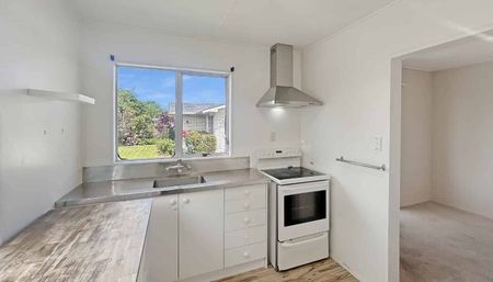 CLOVERLEA - 3 BEDROOMS - Photo 5