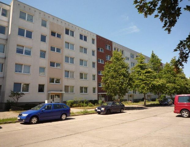 harmante 3-Zimmerwohnung im 4. Obergeschoss in Schwerin Lankow – Ihr neues Zuhause wartet! - Photo 1