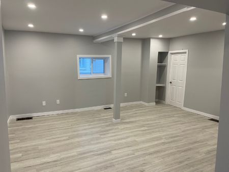 239 Percy Street - B - Photo 4