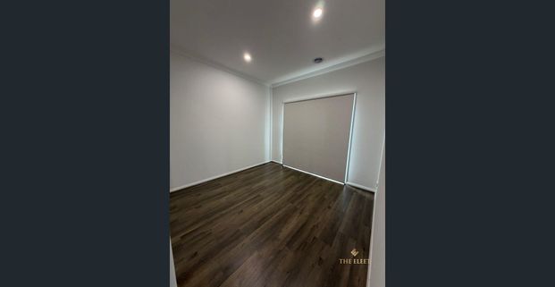 Stunning Modern 3 Bedroom Home in the Heart of Thornhill Park - Photo 1