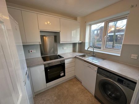 1 bedroom flat to rent - Photo 2