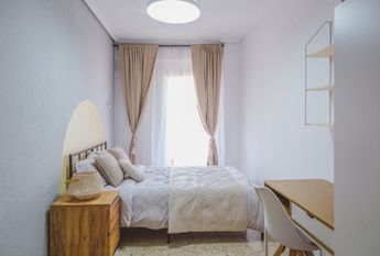 Plaça de Bisbe Benlloch, Torrent, Valencian Community 46900