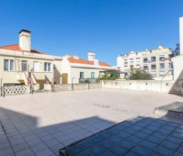 Room in a shared 7-bedroom apartment for rent in Lisbon, professionals and students only. - Photo 5