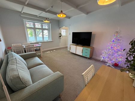 Gorgeous fully furnished short term rental home - Photo 5