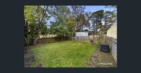 FAMILY HOME IN THE VERMONT SECONDARY COLLEGE CATCHMENT - Photo 5