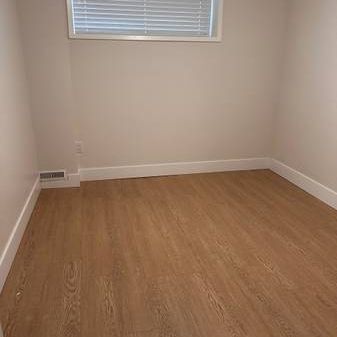 3 Bedroom basement across from mill lake park - Photo 4