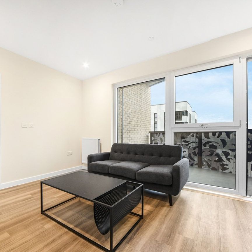 1 Bed Flat, Green Ferry Way, E17 - Photo 1