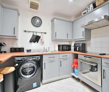 Omega Court, Watford, WD18 - Photo 3