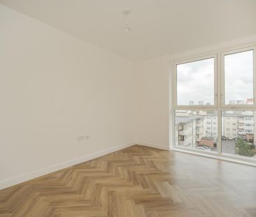 3 bedroom flat to rent - Photo 2