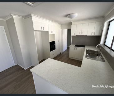 REJUVENATED 3 BEDROOM HOME IN SOUTH SHEPPARTON - Photo 4