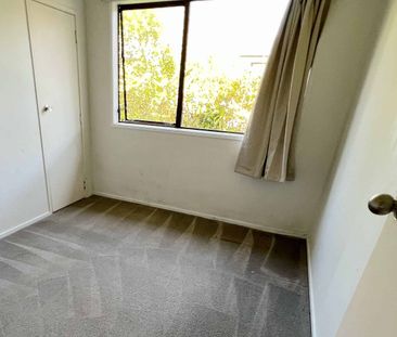 110 Bruce McLaren Road, Henderson - Photo 2