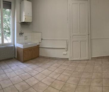 Location Appartement 3 pièces 59m² VILLEURBANNE 69100 - Photo 2