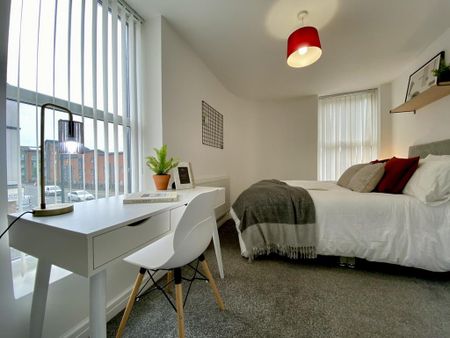 3 bedroom flat to rent - Photo 2