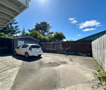 2 Bedroom Flat in Lower Hutt - Photo 3