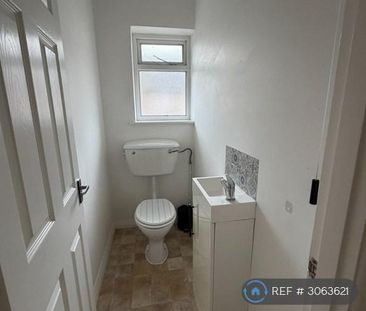 3 bedroom bungalow to rent - Photo 3