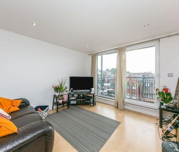 2 bedroom flat to rent - Photo 2