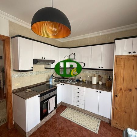 Wohnung in in 1. Etage mit 3 Schlafzimmern und 2 Bädern zu vermieten in El Tablero - Photo 4