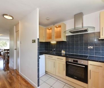 2 bedroom flat to rent - Photo 6