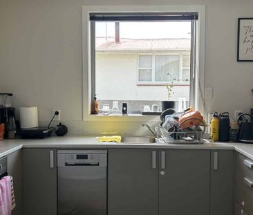 3 Bedroom Home + Double Garage - Photo 4