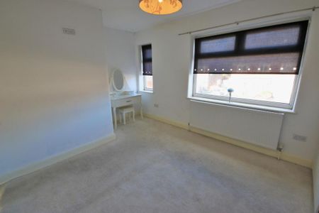 2 bedroom semi-detached house to rent - Photo 4