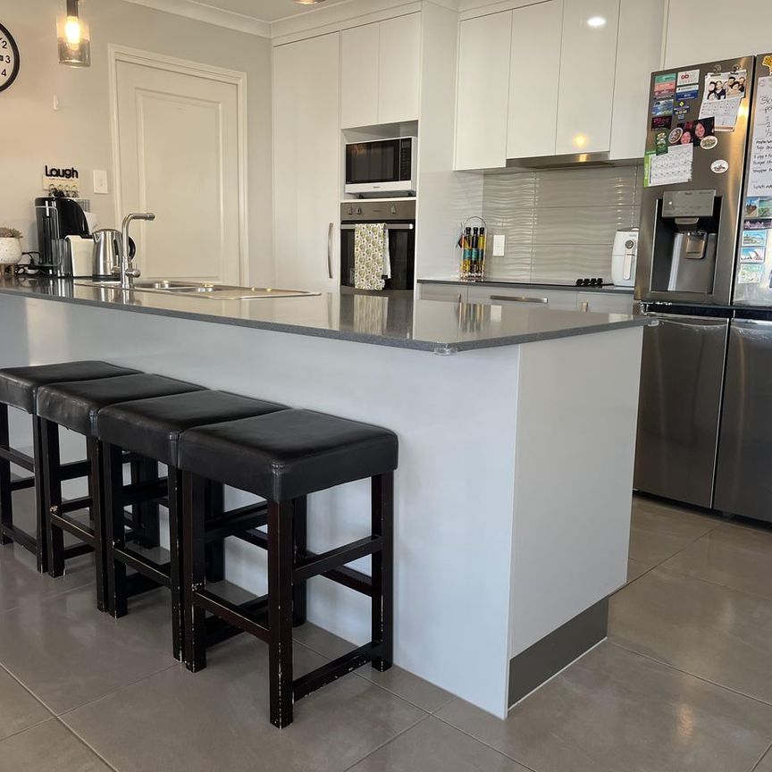 Modern Comfort in Prestigious Highview Estate - Photo 1