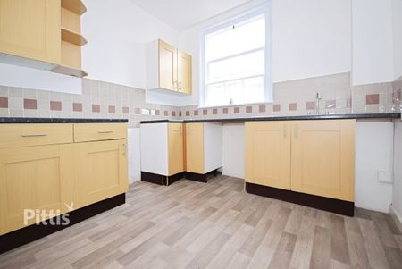 2 bedroom flat to rent - Photo 5